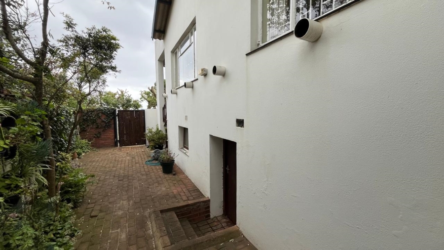 6 Bedroom Property for Sale in Oyster Bay Eastern Cape